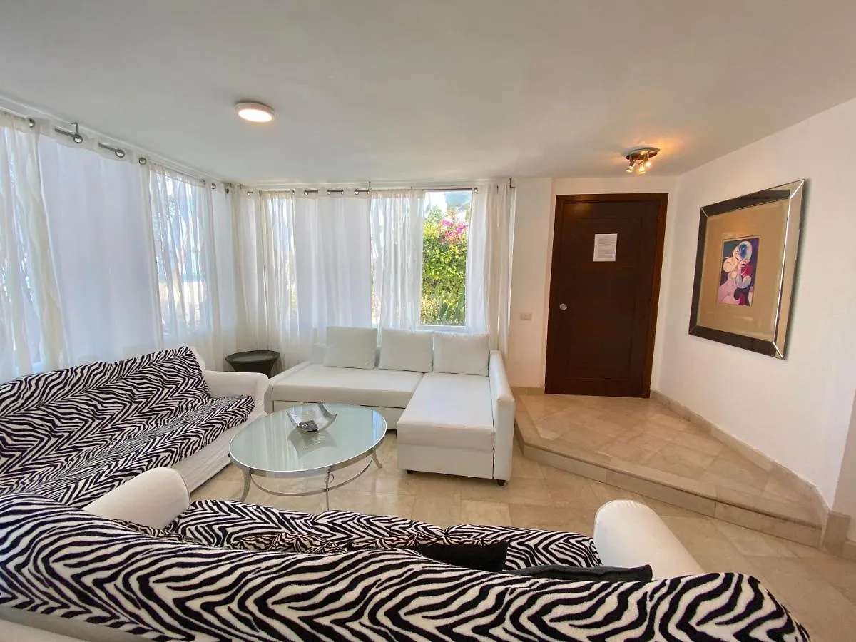 Deluxe Condo Beach Front Playa Los Corales Punta Cana 0*,  Dominican Republic